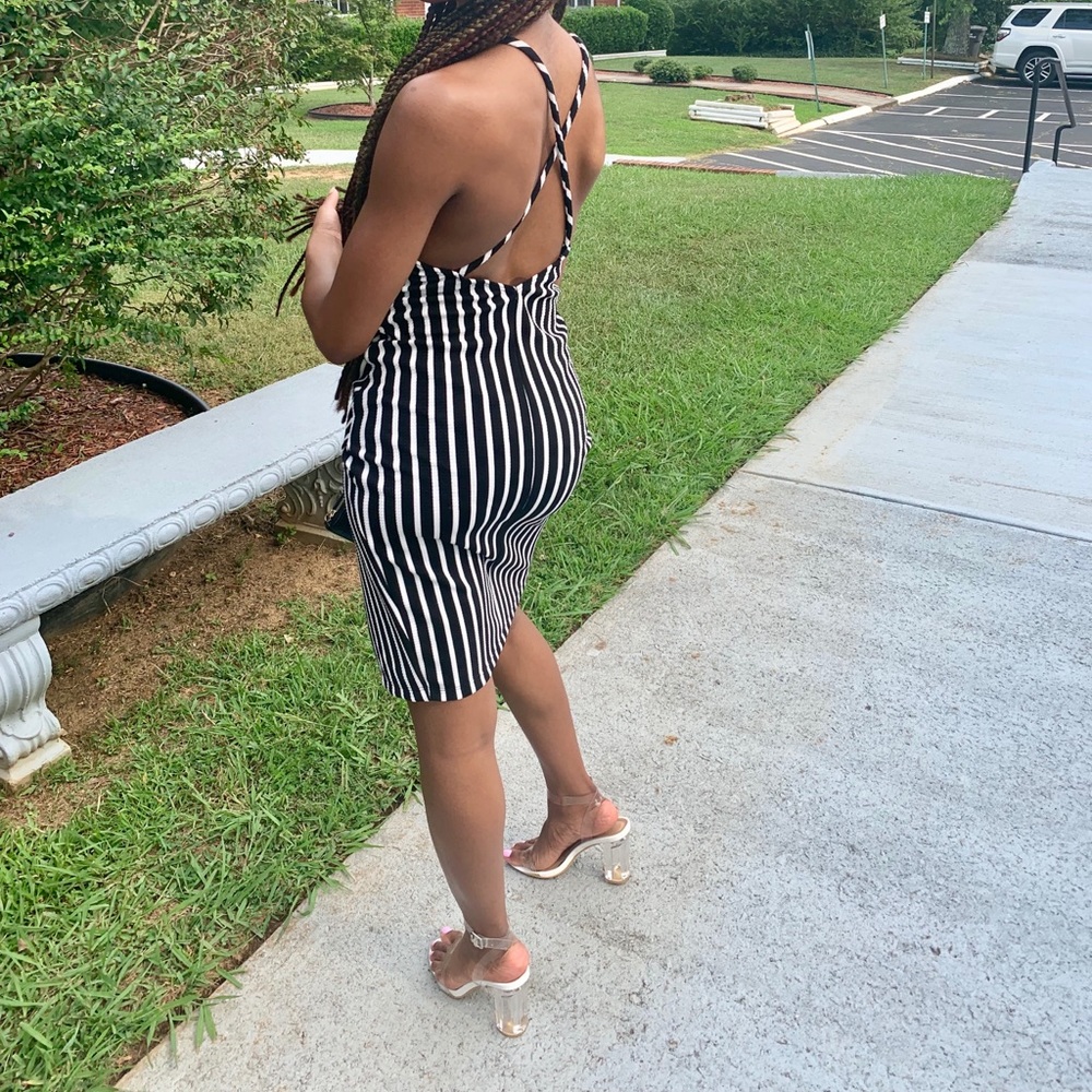 Black and white stripe dress - Picture 4 of 4
